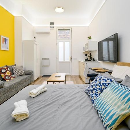 Stylish Yellow Suite In The Heart Of Budapest Bagian luar foto